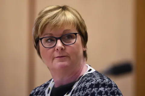 portrait - Minister Reynolds